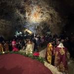 Χιλιάδες οι προσκυνητές στο σπήλαιο της Μαραθοκεφάλας