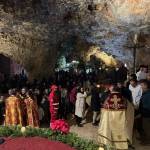 Χιλιάδες οι προσκυνητές στο σπήλαιο της Μαραθοκεφάλας