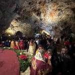 Χιλιάδες οι προσκυνητές στο σπήλαιο της Μαραθοκεφάλας